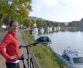 Cycle tour from Bordeaux to Agen from vineyards to canal