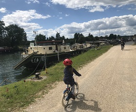 Fontainebleau by bike: bike weekend on riverbanks